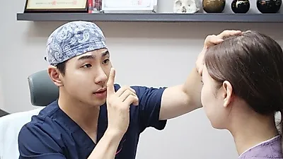 답답해 보이는 눈을 길고 시원하게, 듀얼트임으로 드라마틱한 효과 기대할 수 있어