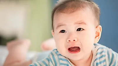 [육아꿀팁]   손·발에 수포성 발진 발견되는  '수족구병', 심각한 합병증 유발할수도
