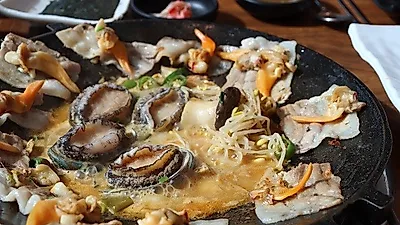 부산의 별미 '갈삼구이' 조개와 삼겹살 함께 맛볼 수 있는 광안리 맛집