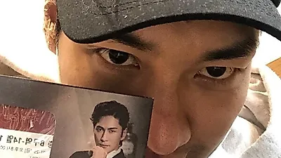 김영광 남친짤 보러온 팬들 '충격'.. "귀 어쩌다가?" '너의 결혼식' 박보영과의 나이차이는?