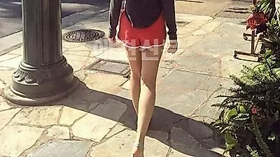 손나은, 짧은 핫팬츠 입고 극세사 뒤태 자랑...'완벽해서 감탄만'