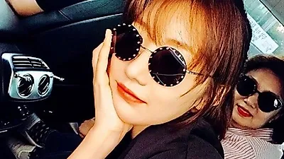 [스타☆톡] 배우 고준희의 몸매 비법 "플라잉 요가"…미우새 당시 언급했던 어머니와의 셀카도 공개
