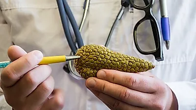 윗배가 아플 때? '췌장염 증상'과 '췌장에 좋은 음식' 알아둬야
