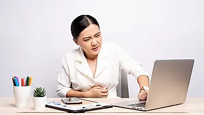 배에 계속된 통증이 '맹장염'초기증상? 여자·남자 맹장위치 오른쪽 아랫배 콕콕... 맹장염 수술시간은