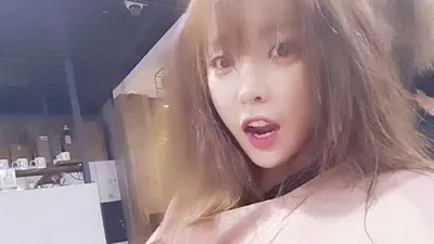 홍진영 반려견 패리, 러블리 윙크샷..."엄마 닮아서"