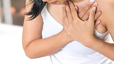 역류성식도염,  목에 이물감 느껴질 경우  전문의 조언 받아야해…  발생하는 이유와  먹으면 좋은 음식