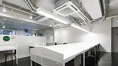 "무인 스터디카페 플랜트" 90% 지점 단7일만에 고정비 확보. 출입문 통제, 고객 학습 데이터 분석 기능 업데이트, 프리미엄독서실보다 창업시장 인기