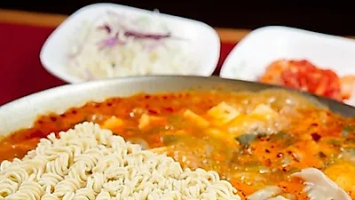 오늘 KBS 2TV '생생정보통' 동탄 부대찌개 맛집, 실제로도 '이 비주얼'? 고기+햄으로 뒤덮인 '진짜 부대찌개' 그 맛은?