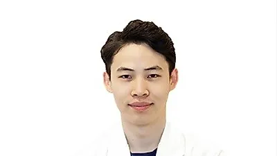 눈 밑 노화 개선, 눈밑지방재배치만이 답?
