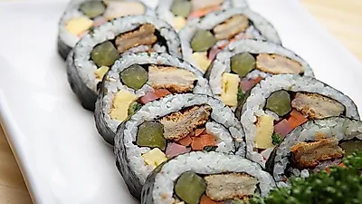 다양한 종류로 끝없는 변신을 하는 '충무김밥 만드는 법'