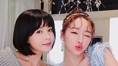 [스타☆톡] '끝까지 사랑' 이영아, 홍수아와 함께 다정한 모습으로 찰칵