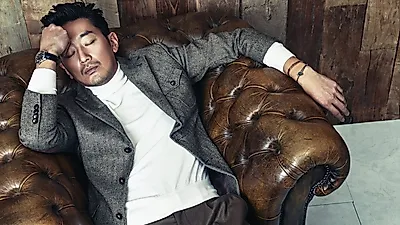 하정우, 화곡동 스타벅스 건물주 등극…최근 에세이 '걷는사람 하정우'로 팬들과 소통