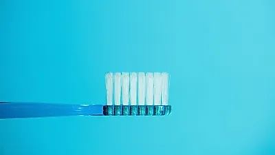 칫솔살균기, 칫솔 위생적으로 관리하기 위해 필수…'무선 칫솔살균기·칫솔거치대'