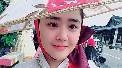 '동물의 사생활' 문근영, 나이 물어보게되는 청초한 미모.. 알고보니 에릭남·김혜성에게 '누나'