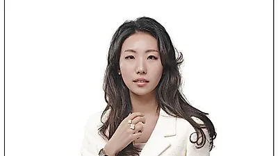 임하연 신간에세이 ‘점심 먹는 아가씨들’ 알라딘 단독 예약판매 시작