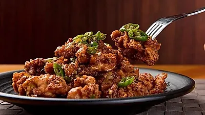 '지금까지 이런 맛은 없었다, 이것은 갈비인가 치킨인가' 천만영화 극한직업이 밝힌 '수원왕갈비통닭' 레시피