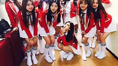 [스타☆톡] '전소미' 데뷔 안 시켜주더니 트와이스 후배?···"전소미 솔로 더 유명해져라"