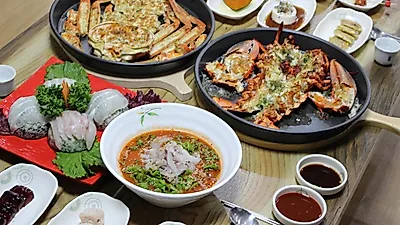 속초 식도락 여행 시 가볼만한곳, 대게 맛집 동명항 '왱왱대게찜'