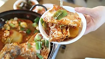 제주공항 근처 갈치조림 맛집 '신옛촌 제주점', 단체석 완비