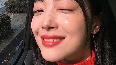 [스타☆톡]설리 인스타그램 도배됐던 설리 진리상점 오픈! 네이버 V라이브에 최진리 등장해…