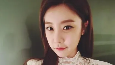 '마성의 2개의 매력'...소진, 긴생머리~훤히 비치는 시스루