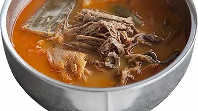 남양주 팔당 맛집 '팔당동동국수' 12시간 끓인 육수로 만든 진한 육개장 별미