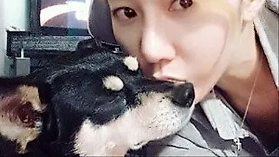 컴백 길건, '그녀의 반려견 사랑...브루스와 볼 뽀뽀중 찰칵'