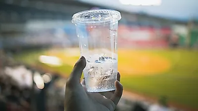 [건강상식]  '몸에 좋은 음료 마시고 싶다면'  사이다 대신 마시는  '탄산수 효능'