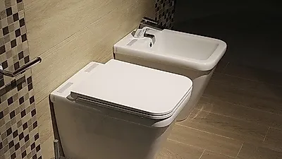 내려가지 않는 변기  당황은 금물…  자잘한 것들 이용해서  극복하는 tip
