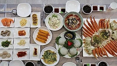 속초 대게 맛집 '동명항대게마을', 싱싱한 해산물과 대게, 킹크랩 향연