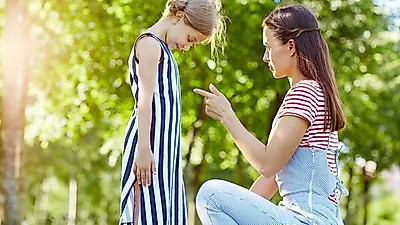 자녀의 1등만을 바라는 '스테이지 맘', 문제점과 해결책은?