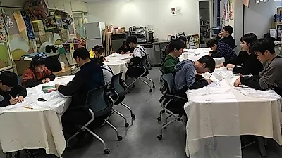 카페창업 프랜차이즈 애플블러썸 발달장애인 미술작품 전시 위한 공간기부 동참