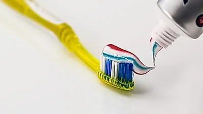 [건강관리] 치아 변색의 원인은?… 하얀 이빨 갖고싶으면  '이것' 알아두자