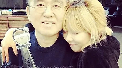 [스타☆톡] 현아♥이던 '아버지'처럼 생각했던 큐브에서 퇴출 당하나?‥커플타투, 일본 여행의 의미는?