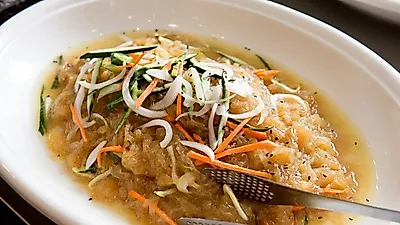 톡쏘는 맛이 일품인 냉채요리, '겨울철 별미' 해파리냉채 레시피는?