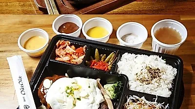 가성비 굿, 맛도 일품, 거기다 분위기까지...홍대 맛집 '모모스테이크'