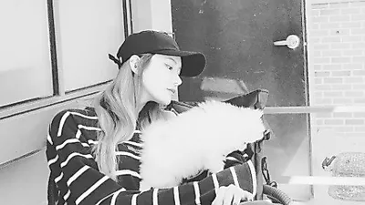 EXID 멤버 LE, 흑백 사진 속 반려견과 굴욕없는 미모
