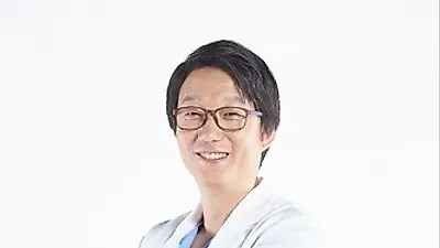 헛갈리기 쉬운 모낭염과 여드름 구분법 및 치료법