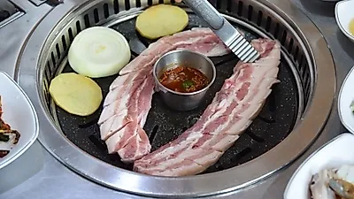 제주 애월에 흑돼지 맛집이? '백번가든', 육즙 가득한 제주산 돼지고기 제공