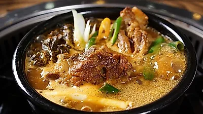 해장으로 좋은 '뼈해장국' 집에서 해장국 만드는 법은?