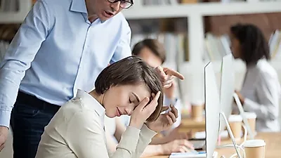 [직장 내 괴롭힘 금지법 취업규칙] 상사 갑질·폭언·따돌림? '직장 내 괴롭힘 방지법' 신고하자!
