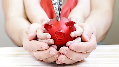 우리 아이 경제관념 길러주려면? 부모 소비습관 먼저!