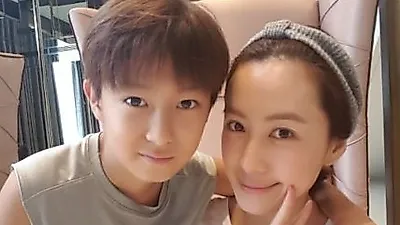 '해피투게더4' 유준상♥홍은희, 잘생긴 '훈남' 두 아들 재조명…11살 나이차이 무색 동안부부