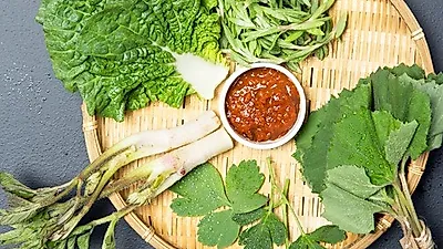 여름 제철 음식으로 알려져 있는 참나물, '참나물 겉절이 만드는 법'
