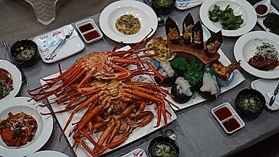 강원도 원주맛집 게먹고회먹고에서 홍게 무한리필로 푸짐하게 즐길 수 있어