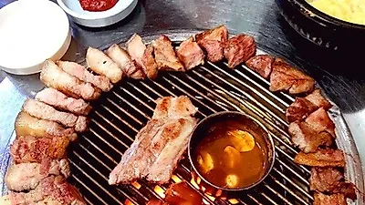 제주맛집, 제주 현지인들과 관광객들이 재방문하는 '저팔계깡통연탄구이'