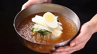 [☞핫키워드] 옥류관 셰프가 말하는 '평양냉면 맛있게 먹는 비법?'