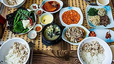 温かく情にあふれる韓国の誕生日の食卓をのぞく