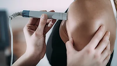 [질병예방]   찌릿찌릿 어깨 단순 근육통 아닌 '회전근개파열', 미리 대처하려면 어깨 근육 만들어야