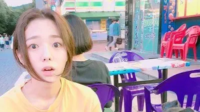 채수빈, 강아지와 즐거운 바깥 나들이